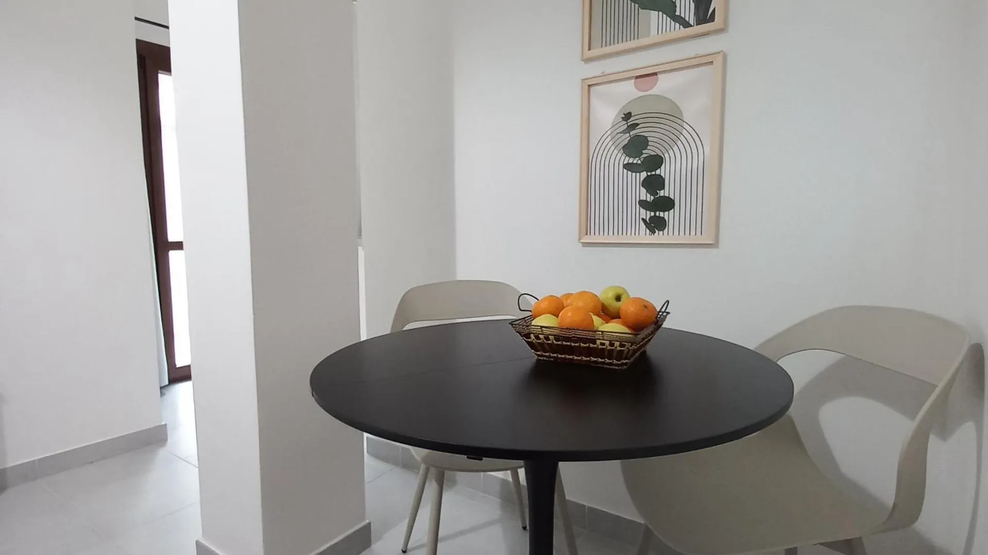 Windwow - Your Flat In 바우네이 0*,